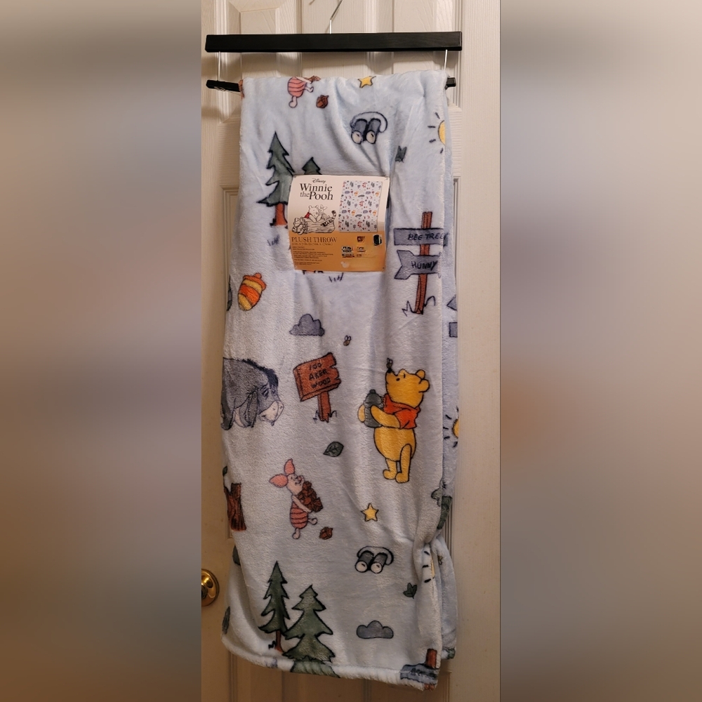 Classic Winnie the Pooh, Tiger, EEYORE, Piglet Too Plush Winter Throw 50 X 70
